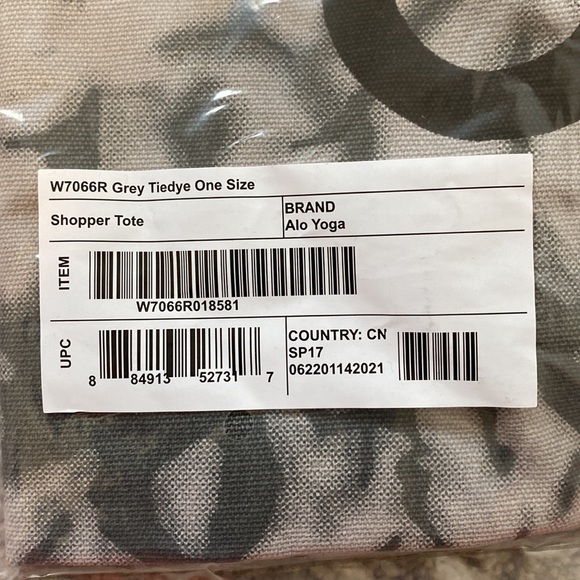 ALO - Shopper Tote - Brand New - Picture 4 of 4